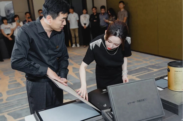 冠军品质|九球天后潘晓婷正式成为阿贝罗尼现代大师品牌形象大使！