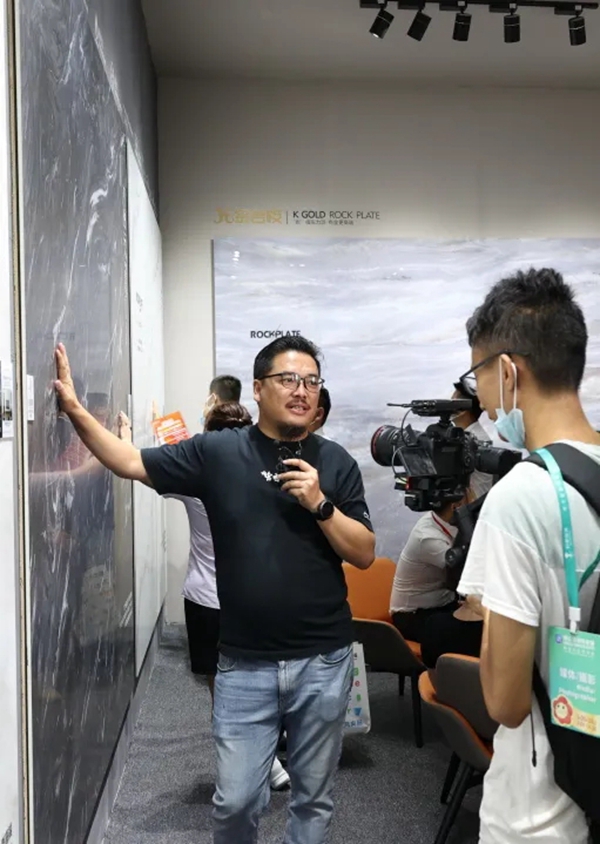 潭洲展|金丝玉玛K金星空岩板等新品大受好评
