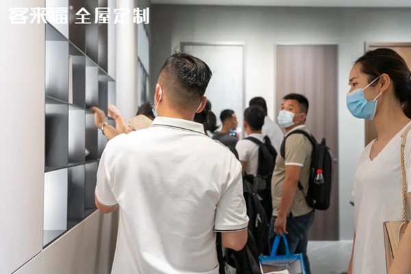 客来福全屋定制实力抢镜，引爆展会新高潮