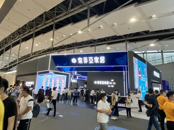 索菲亚木门特色展馆震撼广州建博会，诠释颜质兼备的家居哲学
