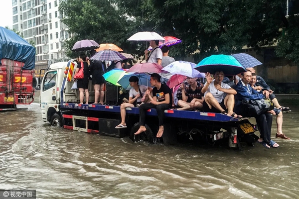 风雨同担,救灾复产!瀚美居全屋定制在行动! 风雨同担,救灾复产!瀚美居全屋定制在行动!