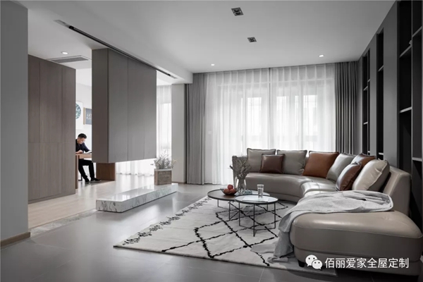 佰丽爱家全屋定制|140平米现代风4室，利用柜体打造极简空间