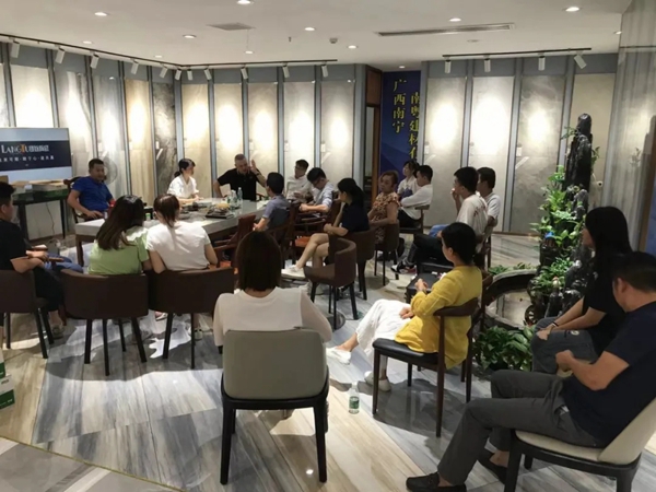 终端门店快速成长的秘诀，专访南宁朗途瓷砖分公司总经理冯建勇