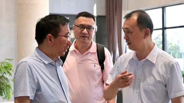 全联房地产商会孟繁军等领导一行莅临轩尼斯门窗参观指导