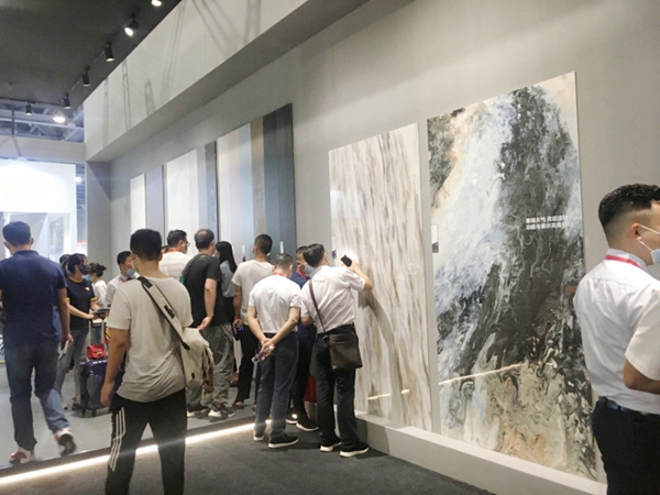 2021中国建博会（广州）丨新明珠梁风华：九大标准，实现线上线下深度融合