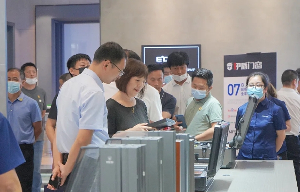 深化共促 共谋发展|中欧节能门窗产业发展联盟考察团莅临伊盾门窗参观交流