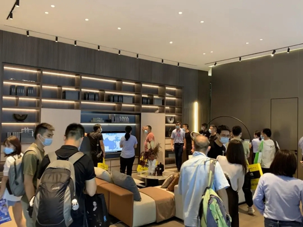 伊百丽轻奢定制亮相2021广州建博会：有型有设·百里挑伊