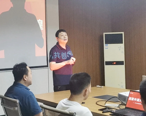 中寓住宅科技举行2021年上半年销售冠军表彰大会~
