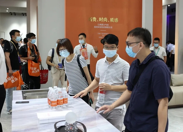 潭洲展|金丝玉玛K金星空岩板等新品大受好评