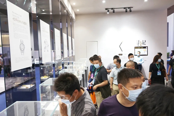 潭洲展|金丝玉玛K金星空岩板等新品大受好评