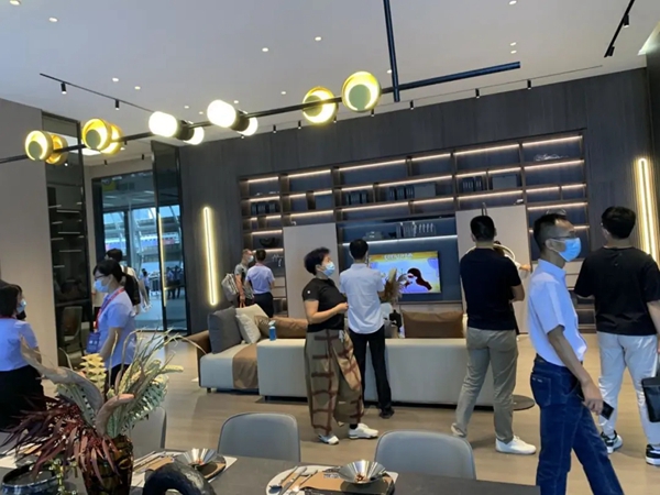 伊百丽轻奢定制亮相2021广州建博会：有型有设·百里挑伊
