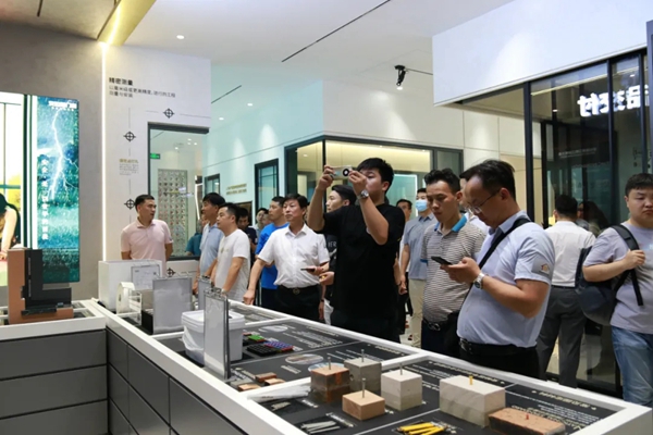 共享共赢|南京市移门行业协会考察团莅临安柏瑞门窗
