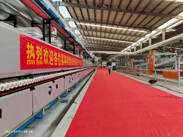 协进陶瓷智能岩板生产线成功点火