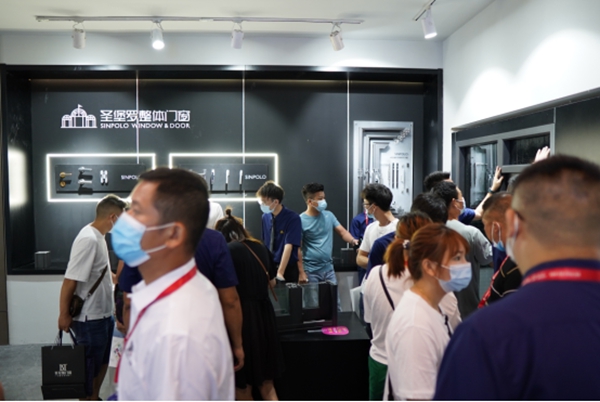 圣堡罗整体门窗亮相中国建博会（广州），科技酷炫，展位火炎焱燚！