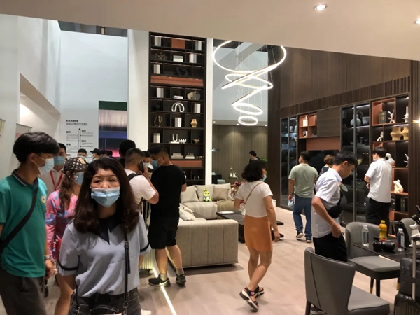 建博会首日|人潮人海中锁定兔宝宝健康家居