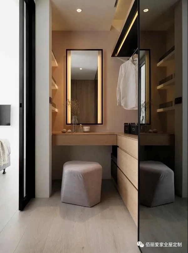 佰丽爱家全屋定制|小小梳妆台，如何设计才能实用又美观？
