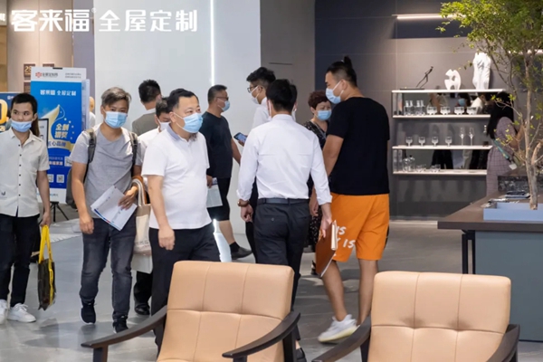 客来福全屋定制实力抢镜，引爆展会新高潮