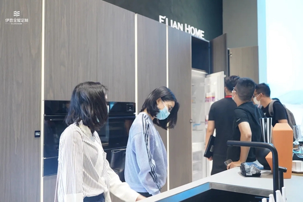 展会|伊恋全屋定制稳坐“流量”担当，下一个财富快车已到来？