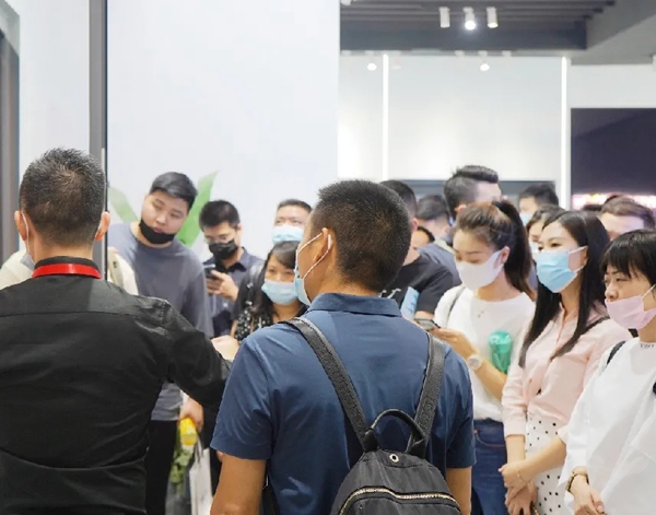 伊盾门窗|展位顶流 爆红出圈 以人气见证品牌实力 伊盾门窗|展位顶流 爆红出圈 以人气见证品牌实力