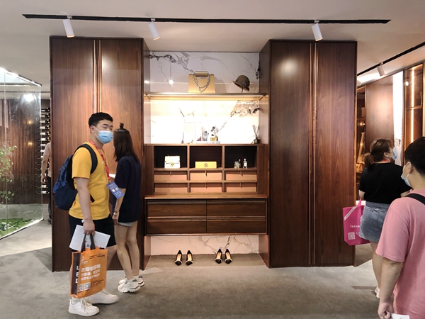 2021中国建博会(广州)丨皇朝定制袁丹:线上线下相结合,推出一体化销售模式
