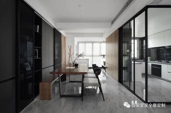 佰丽爱家全屋定制|书房、客厅一体化设计，既能娱乐又能阅读