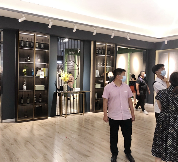 2021中国建博会（广州）丨多绅轻奢板材陈主中：打造轻奢极简新产品
