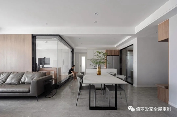 佰丽爱家全屋定制|140㎡现代风3居室，集办公、休息于一体的设计