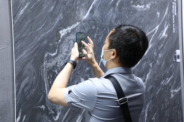 潭洲展|金丝玉玛K金星空岩板等新品大受好评