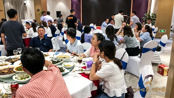 尚鼎定制家2021年中总结暨团建拓展活动圆满收官！