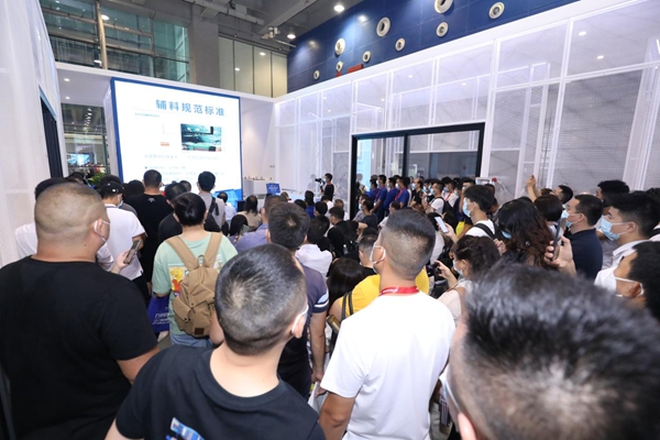 门窗先看大品牌！皇派门窗震撼登陆中国建博会（广州）
