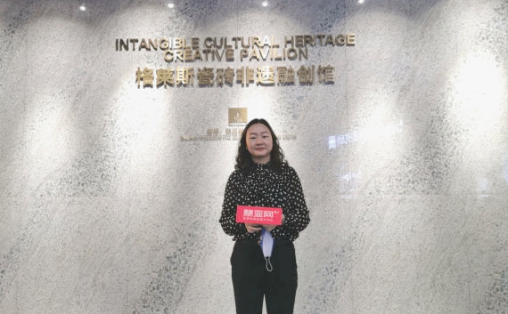 2021年佛山潭洲陶瓷展丨格莱斯瓷砖林晓霞：以香云纱产品为主，做经典质感瓷砖