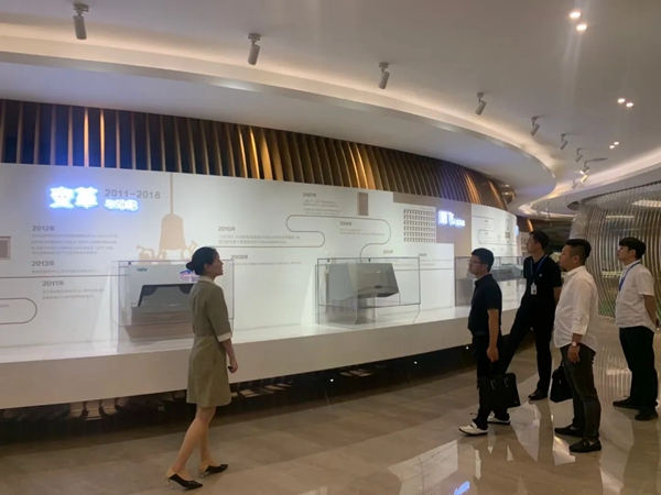 【共建中国厨房新生态 】月兔橱柜|全屋定制与老板电器战略合作