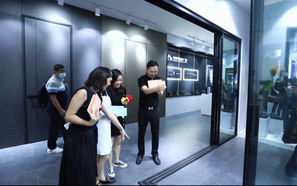 圣堡罗整体门窗亮相中国建博会（广州），科技酷炫，展位火炎焱燚！