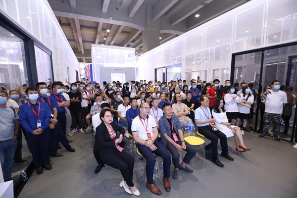 门窗先看大品牌！皇派门窗震撼登陆中国建博会（广州）