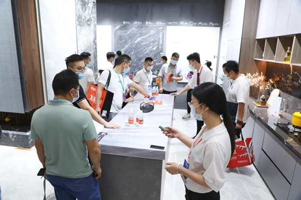 潭洲展|金丝玉玛K金星空岩板等新品大受好评