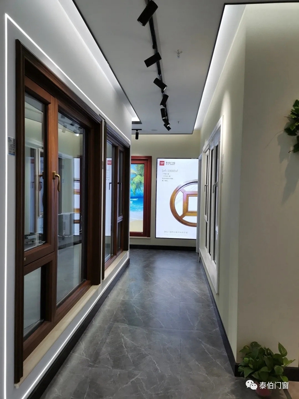 泰伯门窗：带您走进我们的红星“泰伯”直营店
