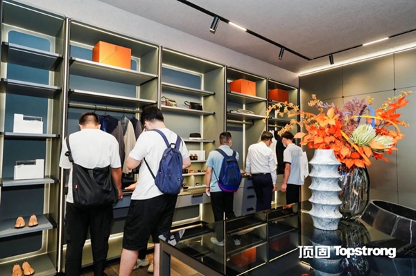 连日广州建博会完美落幕,顶固全屋定制“三大爆品”共演视觉盛宴 连日广州建博会完美落幕,顶固全屋定制“三大爆品”共演视觉盛宴