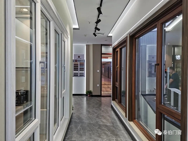 泰伯门窗：带您走进我们的红星“泰伯”直营店