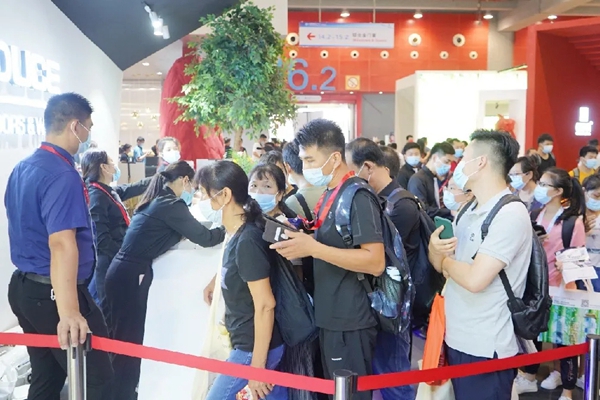 伊盾门窗|展位顶流 爆红出圈 以人气见证品牌实力 伊盾门窗|展位顶流 爆红出圈 以人气见证品牌实力
