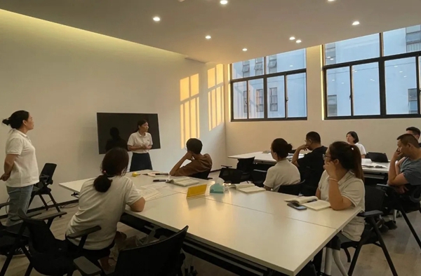 JBL金佰利睡眠窗帘学习会“卓有成效的管理者”7-8章课程圆满结束