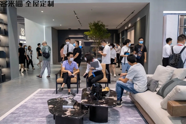 客来福全屋定制全新姿态亮相广州，人气爆棚！