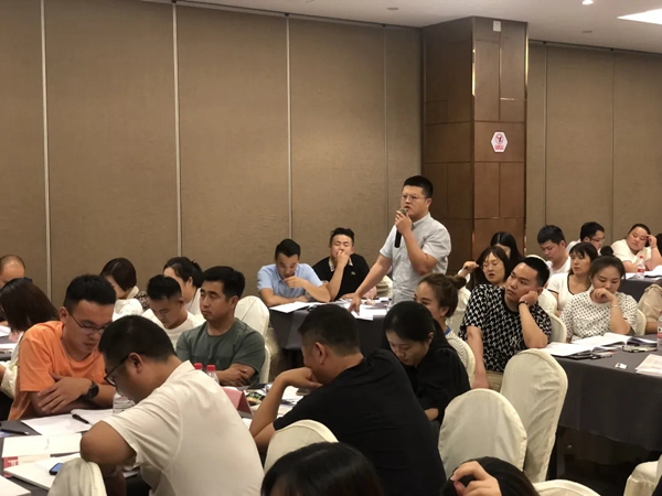 金骑士T型木门第三期启航培训班圆满结束