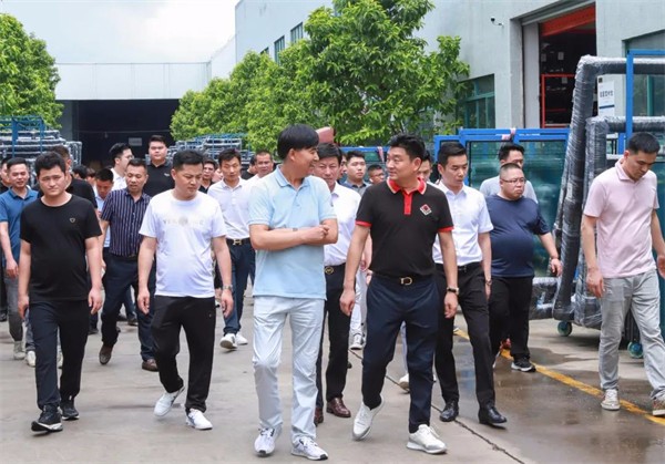 亿合门窗:热烈欢迎南京市移门行业协会一行莅临公司参观交流 亿合门窗:热烈欢迎南京市移门行业协会一行莅临公司参观交流