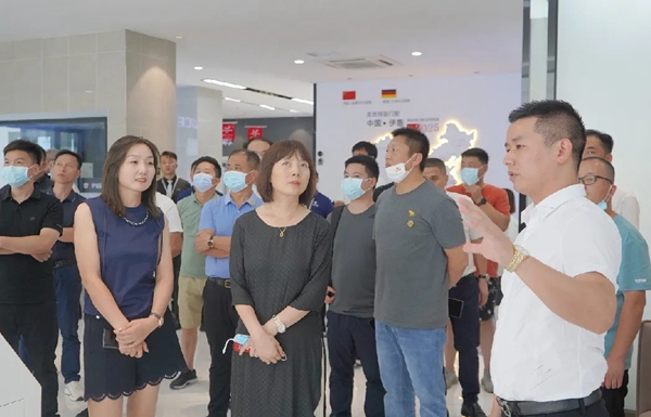 深化共促 共谋发展|中欧节能门窗产业发展联盟考察团莅临伊盾门窗参观交流