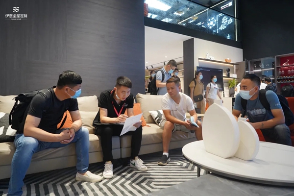 展会|伊恋全屋定制稳坐“流量”担当，下一个财富快车已到来？