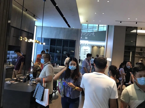 伊百丽轻奢定制亮相2021广州建博会：有型有设·百里挑伊