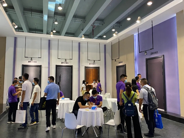 家德利门业中国建博会（广州）上精彩绽放！