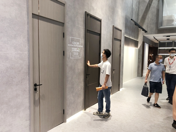 2021中国建博会（广州）|大自然木门：重视营销帮扶，培育百万大商