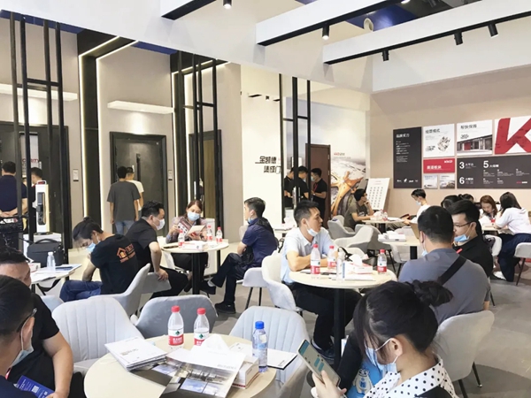 金凯德全屋门新品亮相中国建博会(广州)!