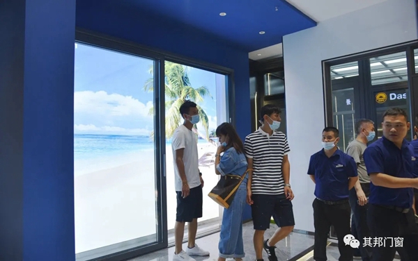 中国建博会（广州）|其邦门窗极简风展馆设计清雅吸睛